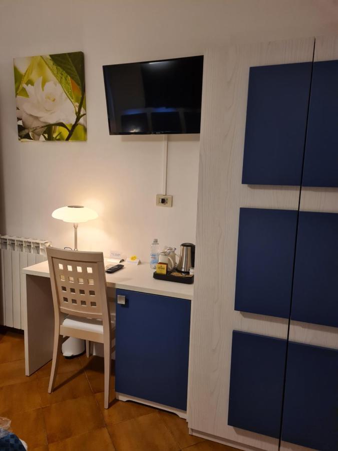 Albis Rooms Guest House Fiumicino Exterior foto