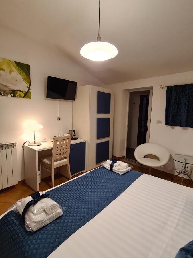 Albis Rooms Guest House Fiumicino Exterior foto