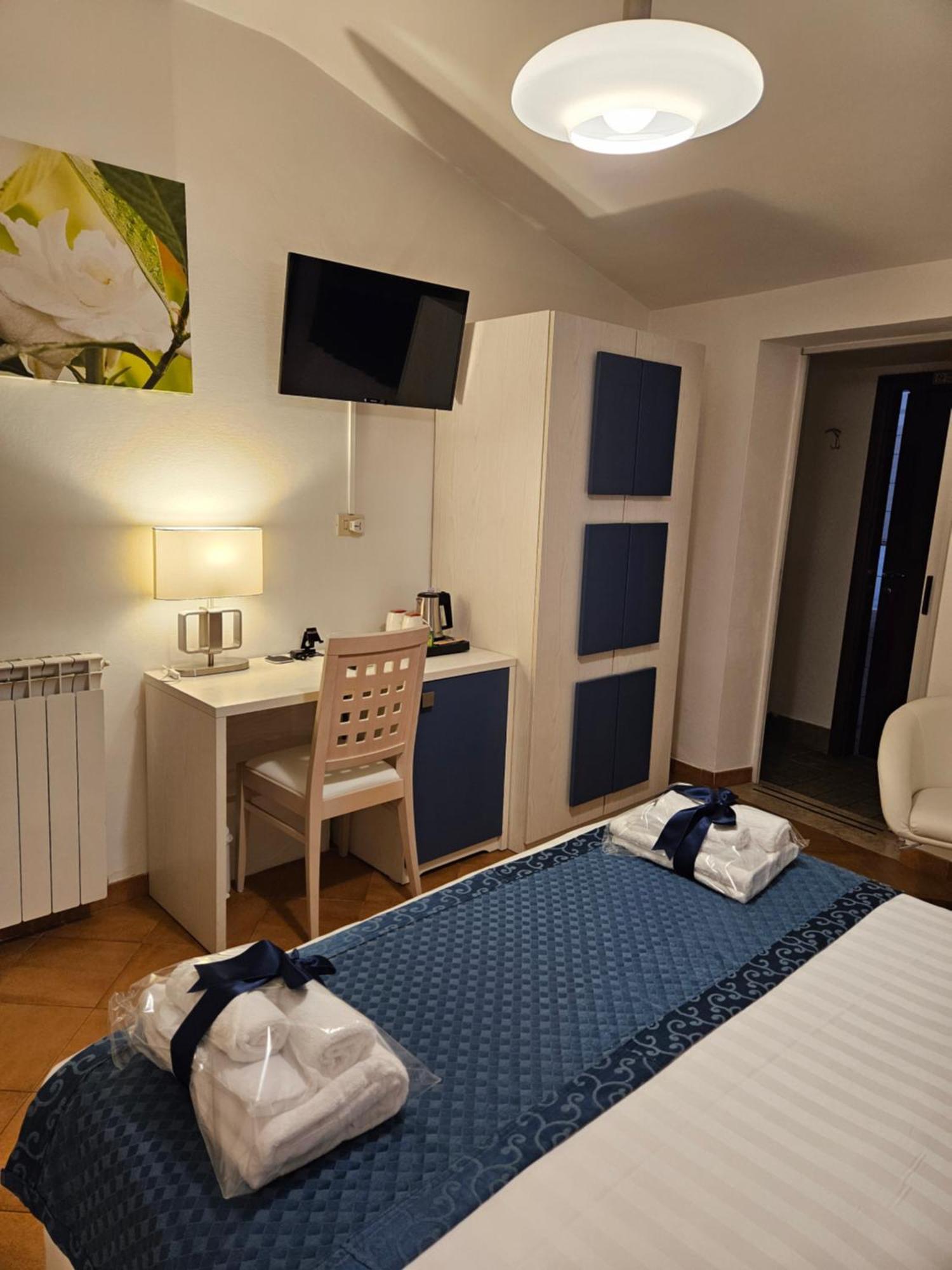 Albis Rooms Guest House Fiumicino Exterior foto