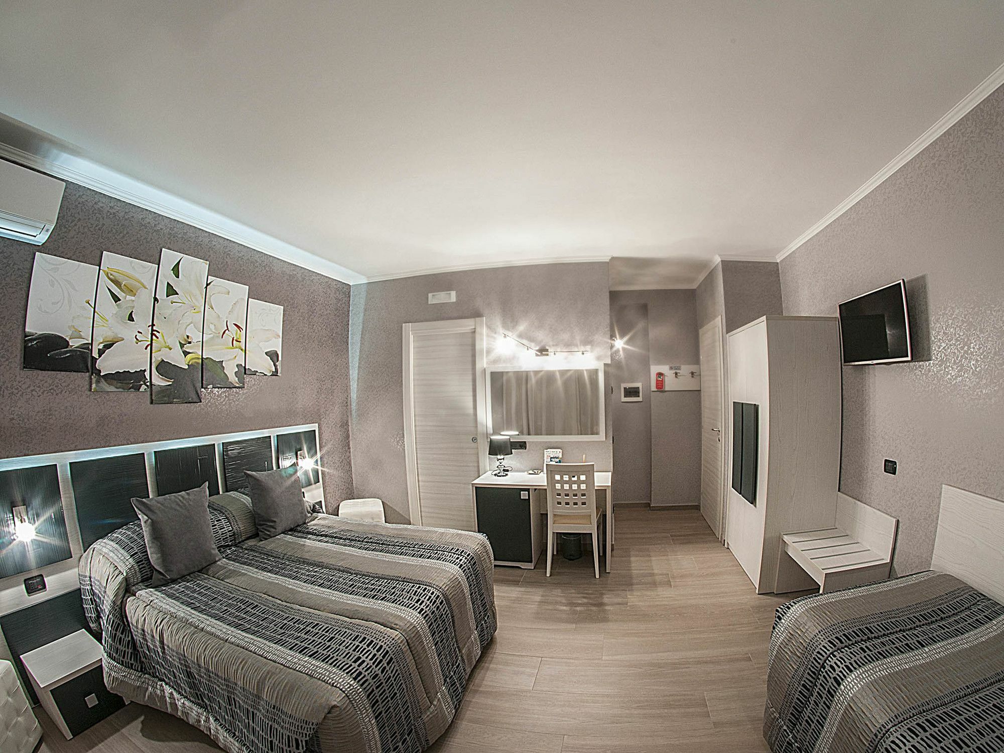 Albis Rooms Guest House Fiumicino Exterior foto